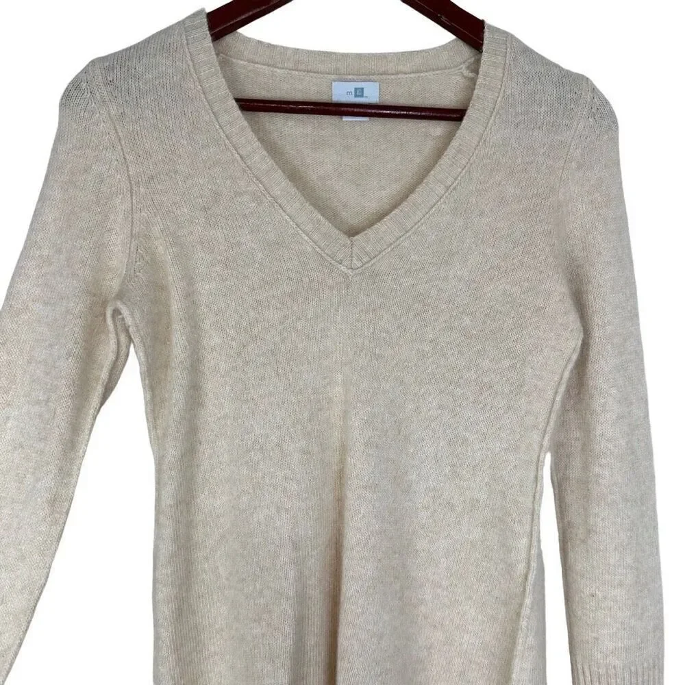 mE Wool & Angora Blend Vneck Sweater Womens Medium Minimalist Cozy Cream‎